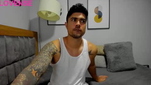 Snapshot of adam_clarke chatting on 09.27.25 adam clarke online show from 09.27.25