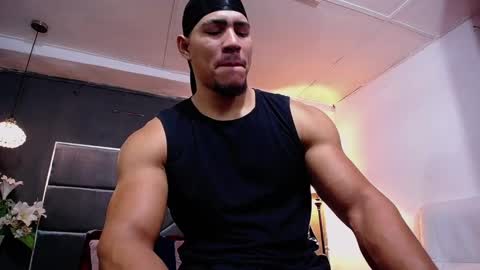 adam_fit19cm online show from 09.19.25
