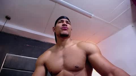 adam_fit19cm online show from 02.13.26