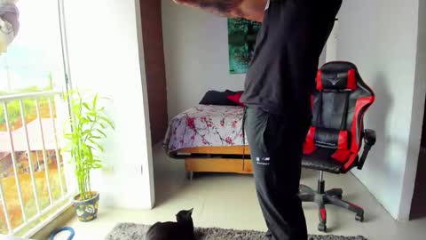 Snapshot of adam_valencia chatting on 10.10.25 Adam Valencia online show from 10.10.25