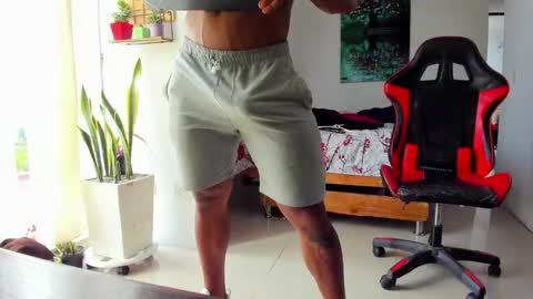 Snapshot of adam_valencia chatting on 10.30.25 Adam Valencia online show from 10.30.25