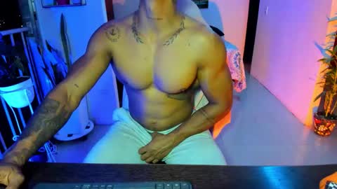 Snapshot of adam_valencia chatting on 11.07.25 Adam Valencia online show from 11.07.25