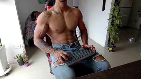 Adam Valencia online show from 12.18.25