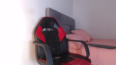 Hello guys excuse my absence I will be absent for several days for health reasons I hope you understand thank you very much. online show from 04.04.26