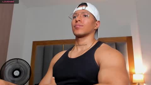 adambrocs1 online show from 03.05.25