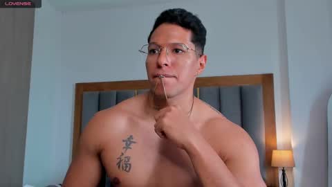 adambrocs1 online show from 03.07.25