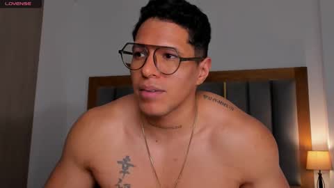 adambrocs1 online show from 03.08.25