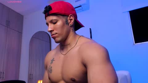 adambrocs1 online show from 10.11.25