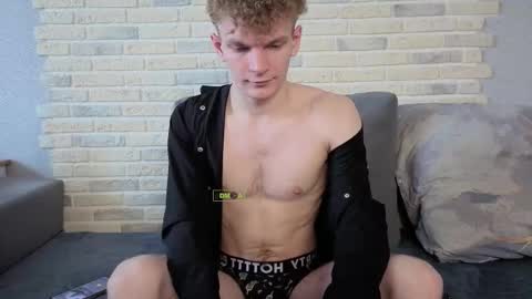 Snapshot of adamharriss chatting on 03.03.26 adamharriss online show from 03.03.26