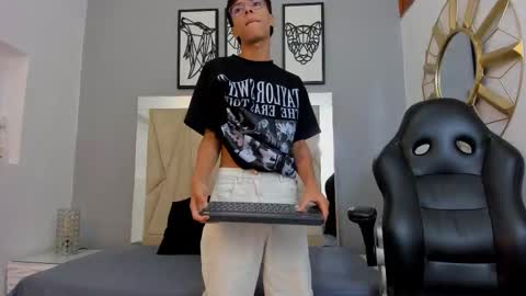 Adams Bobby online show from 11.18.25