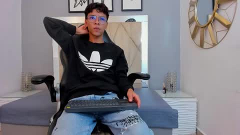 Adams Bobby online show from 12.02.25