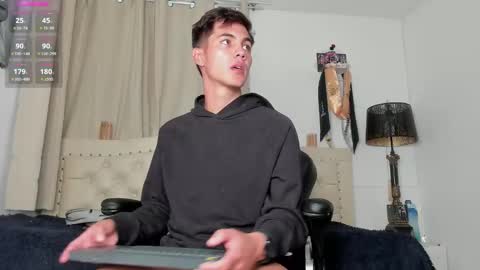 Adams online show from 02.06.25