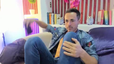 Im Adams Sanz online show from 02.03.26