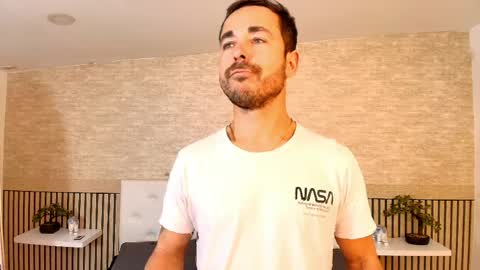 Im Adams Sanz online show from 04.08.26