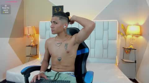 Snapshot of adan_oriol chatting on 11.25.25 Adan Oriol online show from 11.25.25