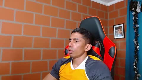 Adan Sin online show from 12.19.24