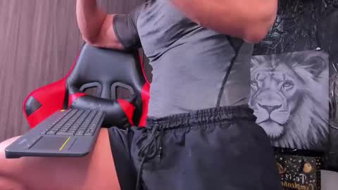 Adan Sin online show from 11.18.25