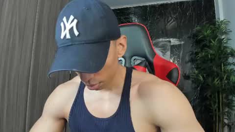 Snapshot of adan_sin1 chatting on 06.18.26 Adan Sin online show from 06.18.26