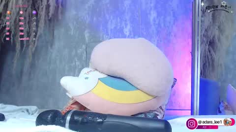 Snapshot of adara_lee chatting on 10.27.25 sofi online show from 10.27.25