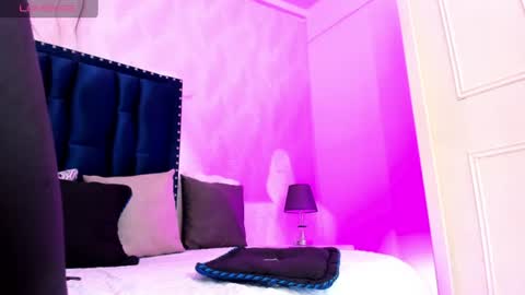 NIcolle online show from 06.21.26