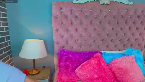 Adelaine online show from 09.11.25