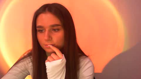 Adele Amore online show from 02.14.25