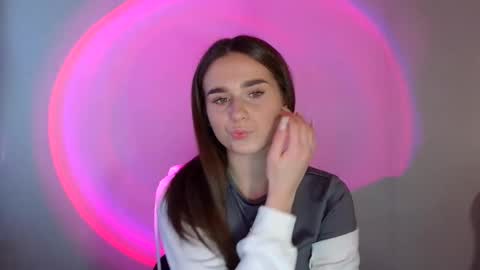 Adele Amore online show from 02.25.25