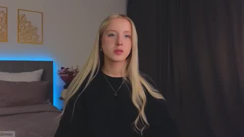 Snapshot of adele_armas chatting on 10.09.25 Adele online show from 10.09.25