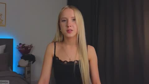 Snapshot of adele_armas chatting on 10.10.25 Adele online show from 10.10.25