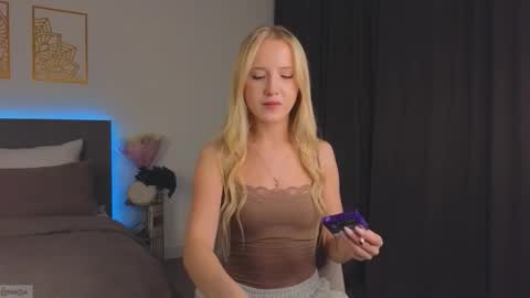 Snapshot of adele_armas chatting on 10.15.25 Adele online show from 10.15.25