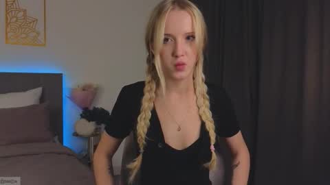 Snapshot of adele_armas chatting on 10.16.25 Adele online show from 10.16.25