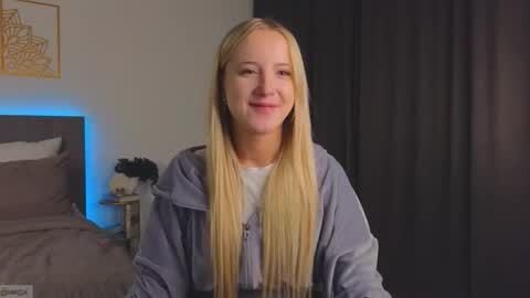 Snapshot of adele_armas chatting on 10.21.25 Adele online show from 10.21.25