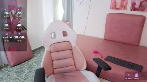 Snapshot of adele_latinlady chatting on 10.20.25 Sofi online show from 10.20.25