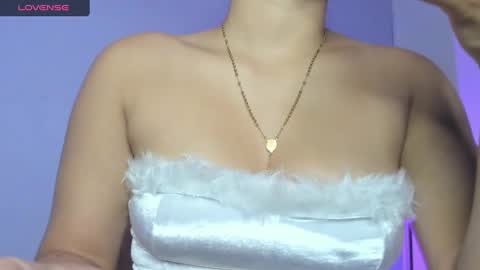 Snapshot of adelefoxx chatting on 12.07.24 AdeleFoxx online show from 12.07.24