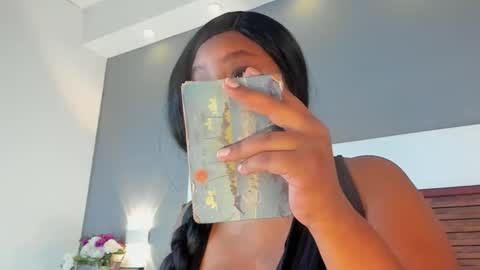 Snapshot of adelehottman chatting on 10.11.25 Adele online show from 10.11.25