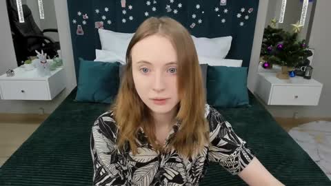 Snapshot of adelina_cowell chatting on 01.14.25 Adelina online show from 01.14.25