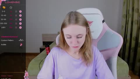 Snapshot of adelina_cowell chatting on 03.09.25 Adelina online show from 03.09.25