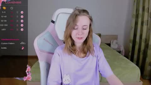 Snapshot of adelina_cowell chatting on 03.10.25 Adelina online show from 03.10.25