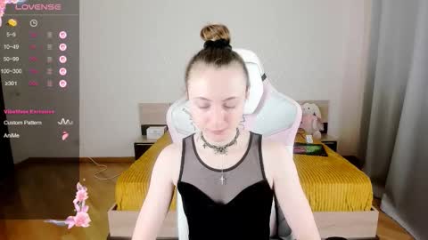 Snapshot of adelina_cowell chatting on 09.19.25 Adelina online show from 09.19.25