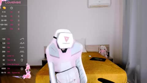 Snapshot of adelina_cowell chatting on 09.20.25 Adelina online show from 09.20.25