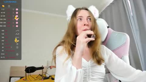 Snapshot of adelina_cowell chatting on 10.31.25 Adelina online show from 10.31.25