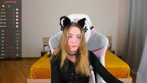 Snapshot of adelina_cowell chatting on 11.03.25 Adelina online show from 11.03.25