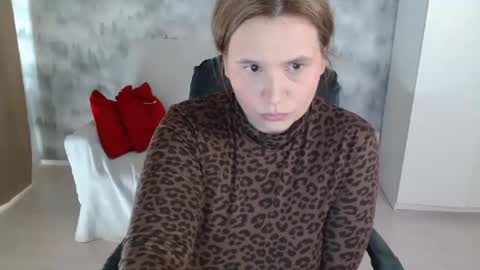 adelinalawson online show from 04.17.26