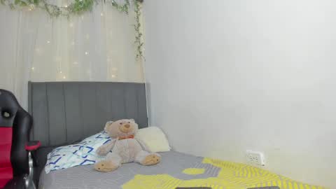Adeline online show from 03.12.25