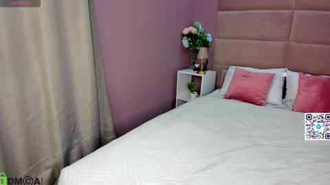 Adeline Perle online show from 10.05.25