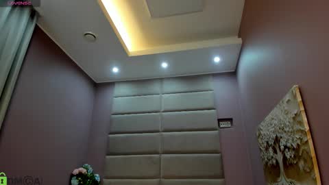 Adeline Perle online show from 10.17.25