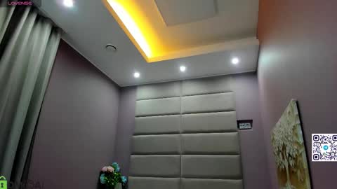 Adeline Perle online show from 10.21.25