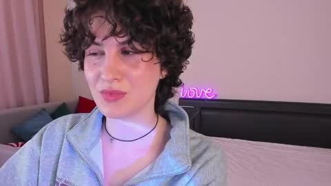 Adeline Perle online show from 04.26.26