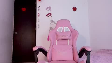 Adelle online show from 02.18.25