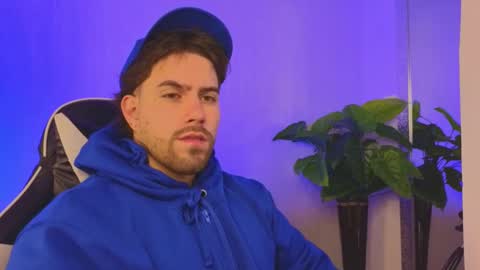 Ades online show from 12.22.25